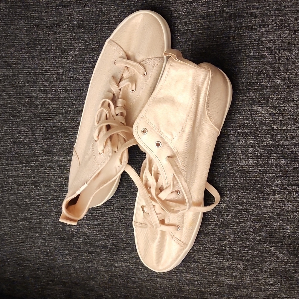 Women's  shoes